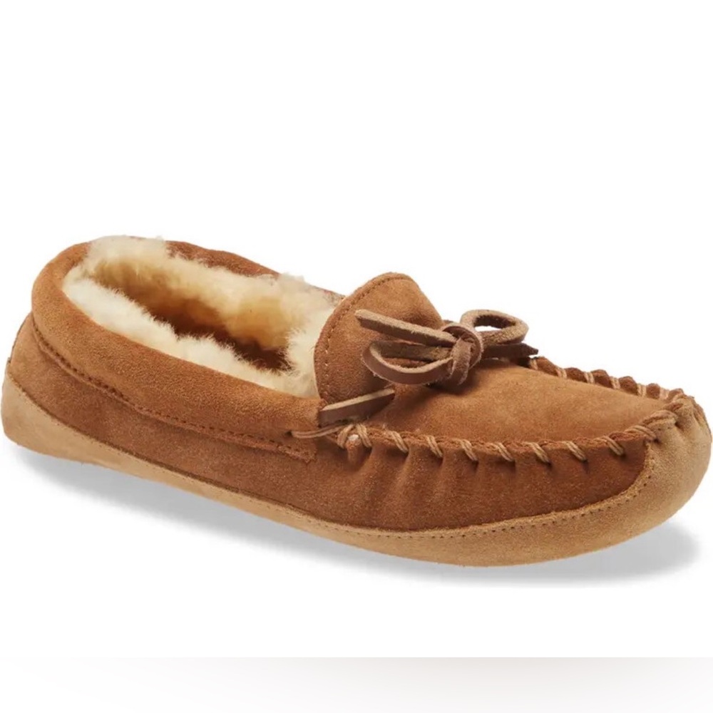 L.L. Bean Wicked Good Genuine Kids Shearling Slipper Color Brown Size 4